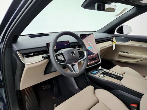 New 2026 Volvo EX90 Plus AWD/4WD image 28