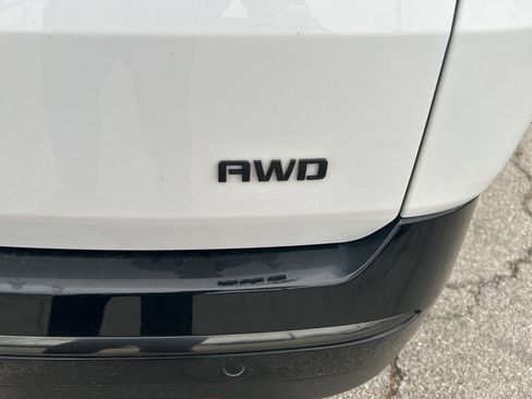 Used 2020 Chevrolet Traverse Premier w/ Redline Edition image 11