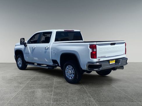 Used 2023 Chevrolet Silverado 2500 LT w/ Convenience Package AWD/4WD image 3