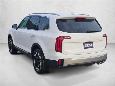 Used 2025 Kia Telluride S FWD image 8