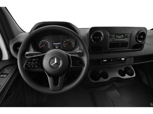 Used 2020 Mercedes-Benz Sprinter 1500 image 7