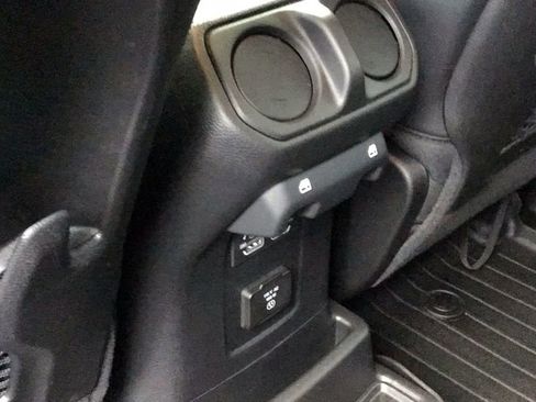 Used 2024 Jeep Wrangler Sahara w/ Safety Group image 15