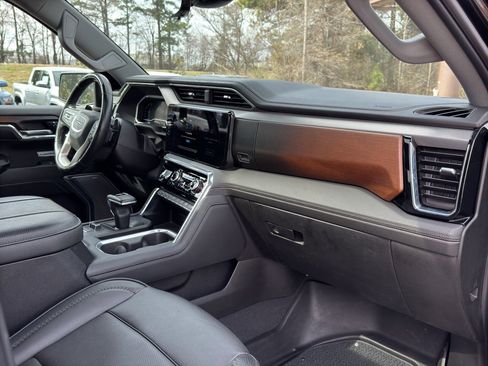 Used 2024 GMC Sierra 1500 Denali image 17