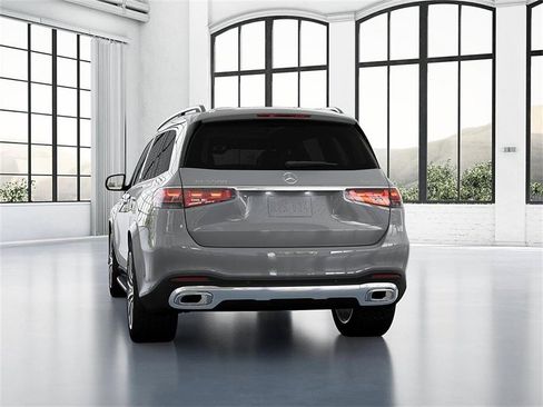 New 2026 Mercedes-Benz GLS 580 4MATIC image 26