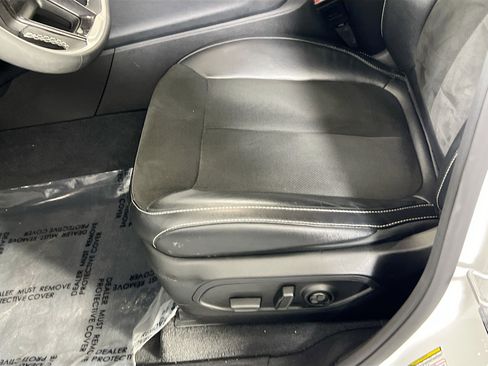 Used 2023 Jeep Grand Cherokee Altitude image 18