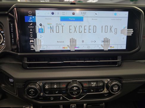 New 2025 Jeep Wrangler Unlimited Rubicon w/ Technology Group image 12