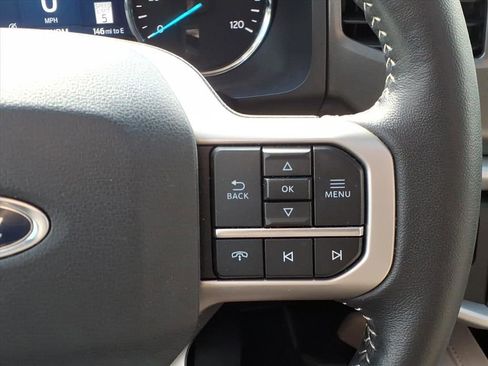 Used 2024 Ford Expedition XLT RWD image 14