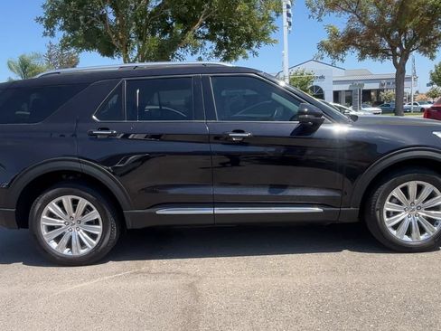 Used 2024 Ford Explorer Limited w/ Equipment Group 301A AWD/4WD image 8