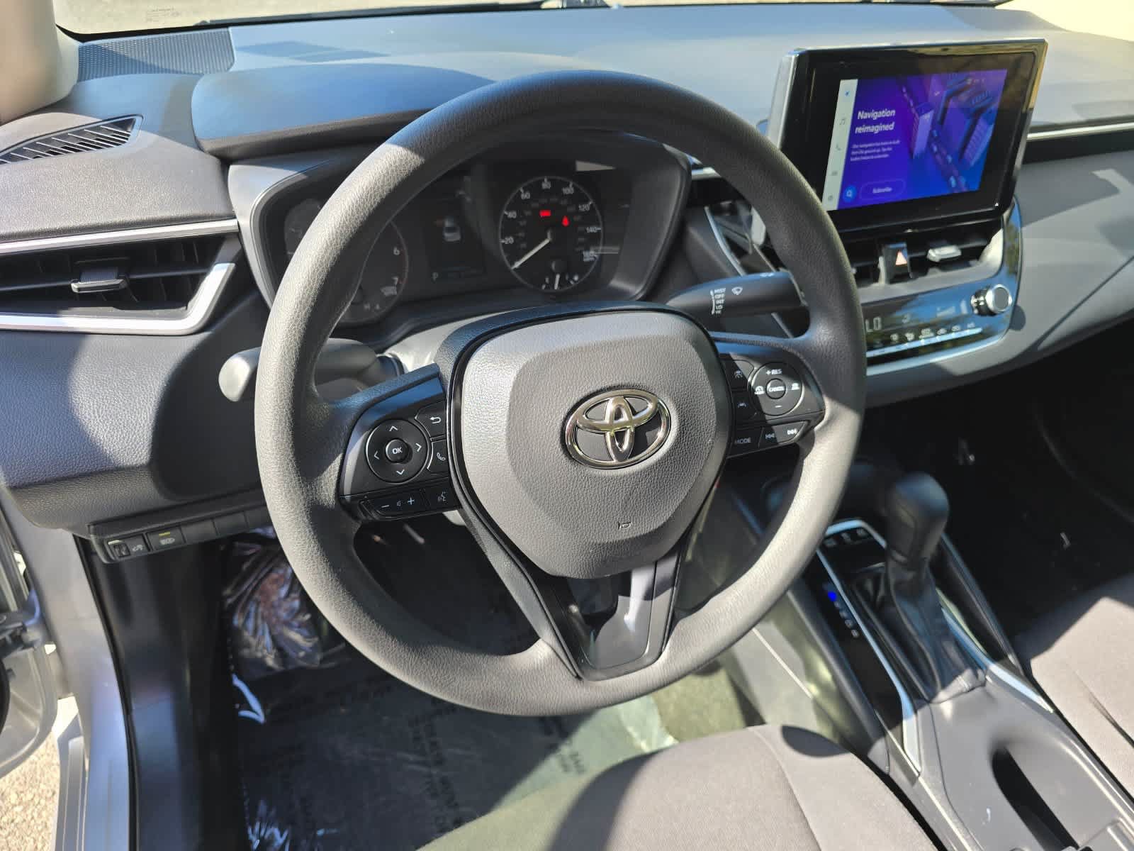 Used 2024 Toyota Corolla LE AWD/4WD image 2