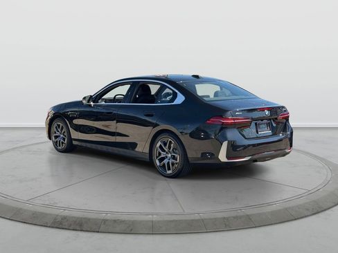 Used 2026 BMW 530i xDrive AWD/4WD image 5