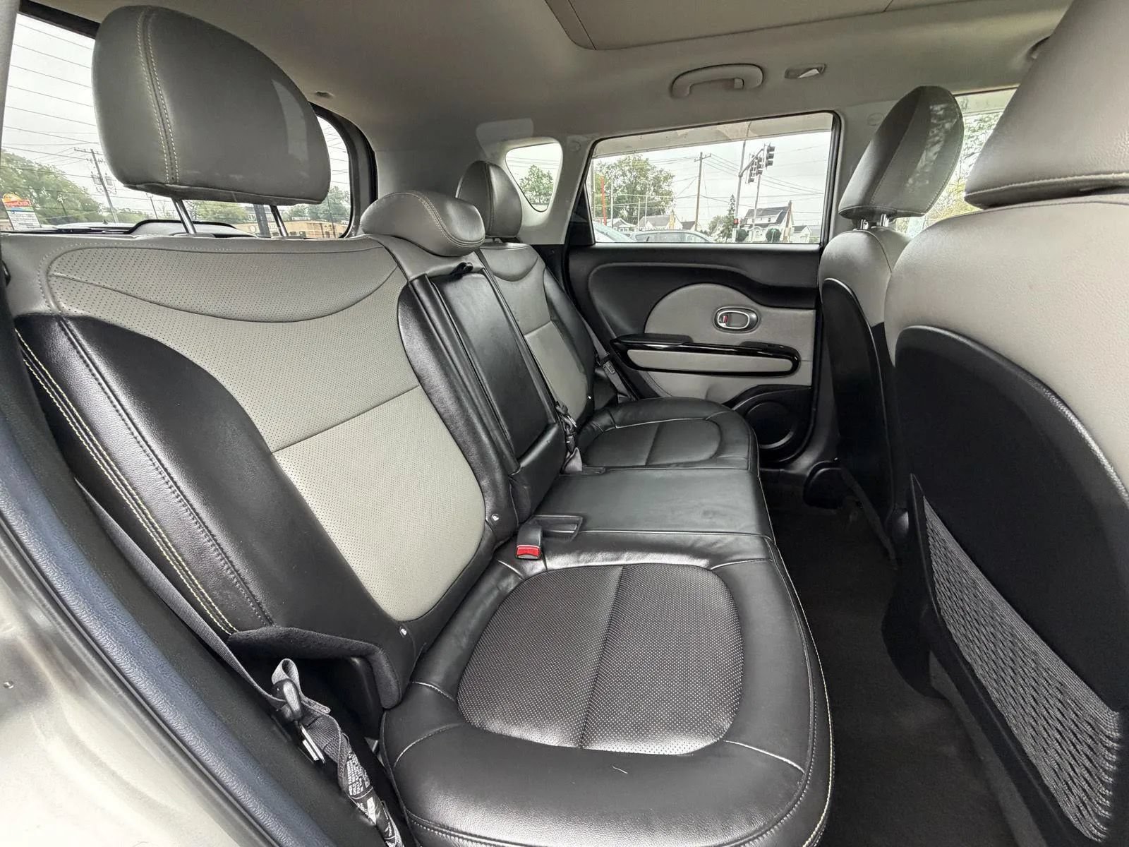 Used 2016 Kia Soul + w/ Primo Package FWD image 18