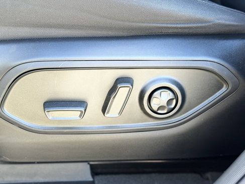 Used 2024 Jeep Grand Cherokee Laredo X image 22