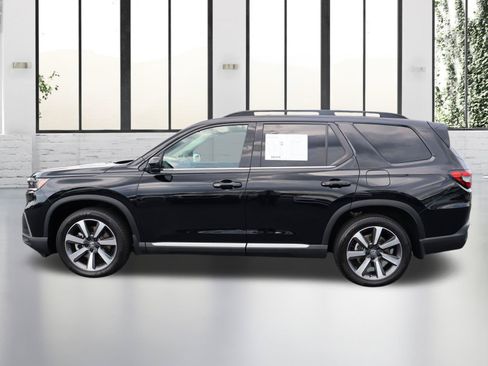 Used 2025 Honda Pilot Elite image 2