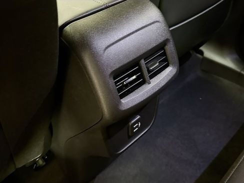 Used 2024 GMC Terrain SLE FWD image 24