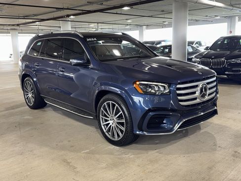 Used 2024 Mercedes-Benz GLS 580 4MATIC image 2
