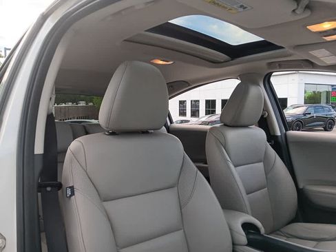 Used 2018 Honda HR-V EX-L image 11