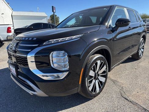 New 2026 Mitsubishi Outlander SE FWD image 3