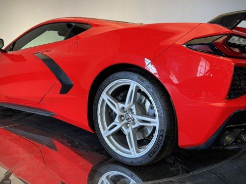 Used 2024 Chevrolet Corvette Stingray Premium Cpe w/ Z51 Performance Package RWD image 23