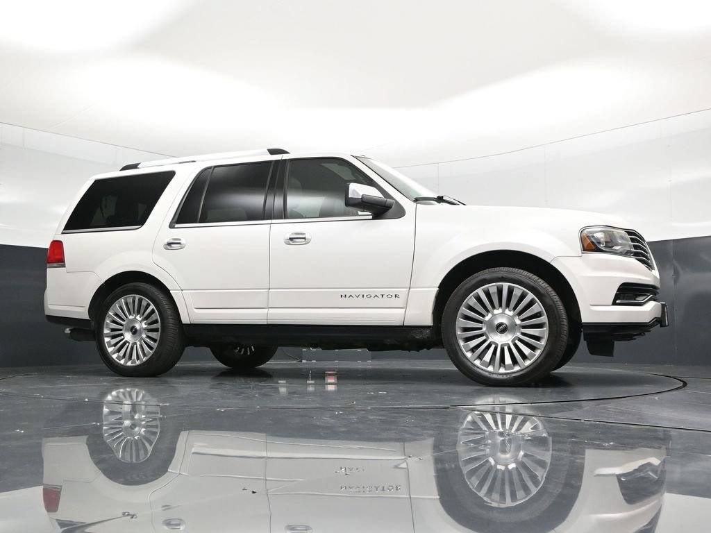 Used 2016 Lincoln Navigator Reserve AWD/4WD image 58