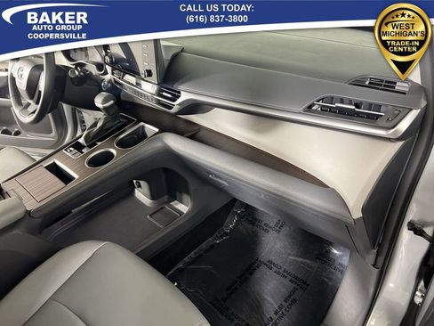 Used 2023 Toyota Sienna XLE image 29