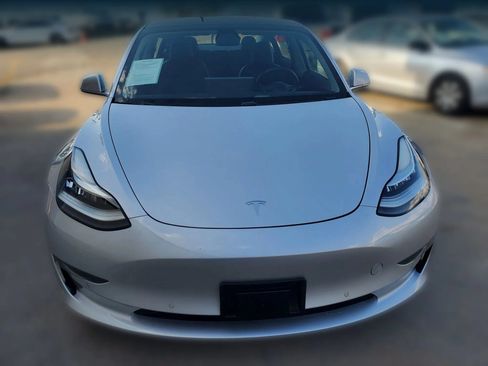 Used 2018 Tesla Model 3 Long Range RWD image 15