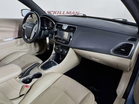 Used 2013 Chrysler 200 Limited FWD image 34