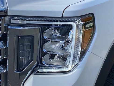 Used 2022 GMC Sierra 3500 Denali w/ Denali Ultimate Package image 5