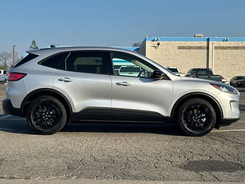 Used 2020 Ford Escape SE Sport image 8