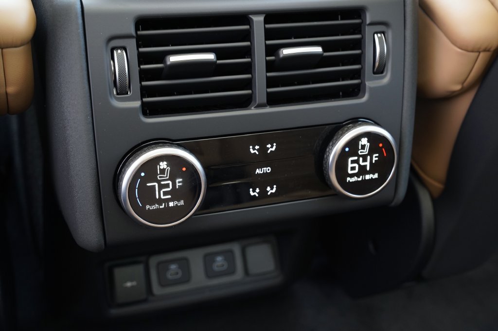 New 2026 Land Rover Discovery Limited Edition AWD/4WD image 34
