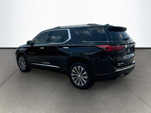 Used 2023 Chevrolet Traverse Premier FWD image 5
