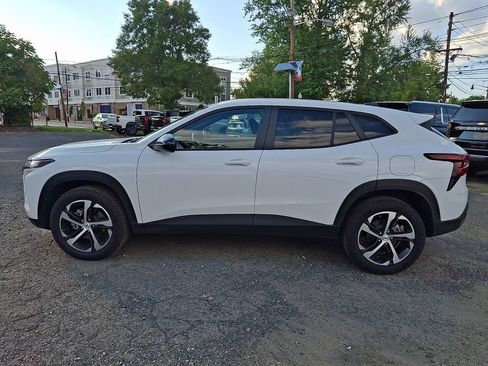 Used 2025 Chevrolet Trax RS w/ Driver Confidence Package FWD image 4
