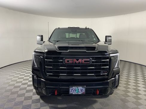 Used 2024 GMC Sierra 2500 AT4 w/ AT4 Premium Plus Package image 4