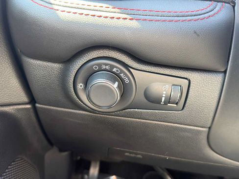 Used 2025 Dodge Durango GT RWD image 15