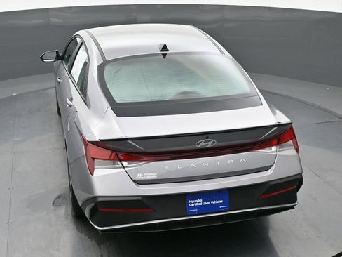 Certified 2025 Hyundai Elantra Sport image 41