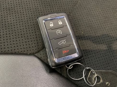 Used 2025 Jeep Grand Cherokee L Altitude AWD/4WD image 32