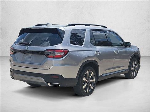 Used 2025 Honda Pilot Elite image 5