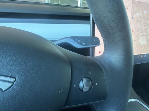 Used 2022 Tesla Model Y Performance image 15