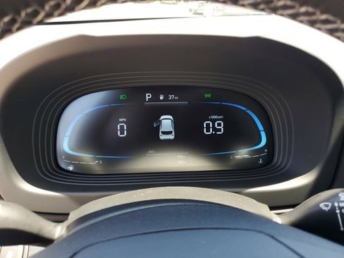 Certified 2025 Hyundai Venue SEL image 23