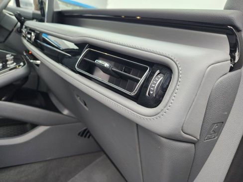 Used 2022 Lincoln Nautilus Reserve image 15