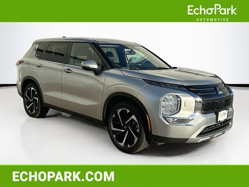 Used 2024 Mitsubishi Outlander SE Black Edition image 1