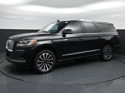 Used 2024 Lincoln Navigator L Reserve AWD/4WD image 1