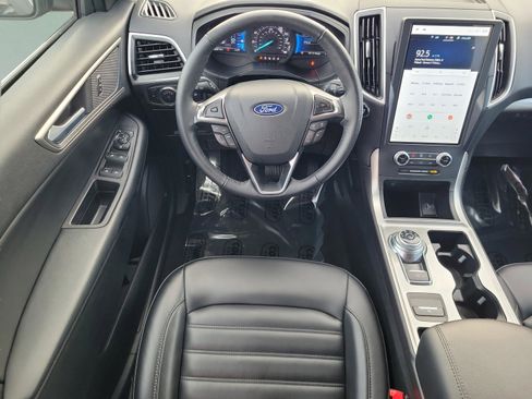 Used 2024 Ford Edge SEL image 13