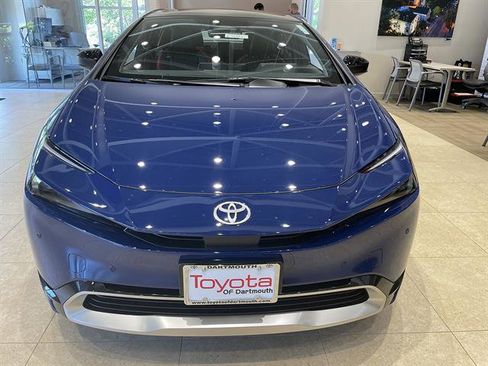 New 2026 Toyota Prius Plug-In Hybrid FWD image 2