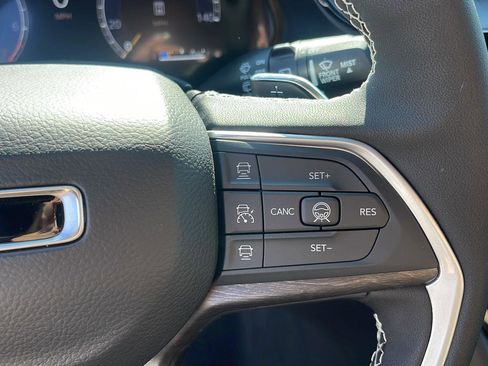 New 2026 Jeep Grand Cherokee Altitude AWD/4WD image 16