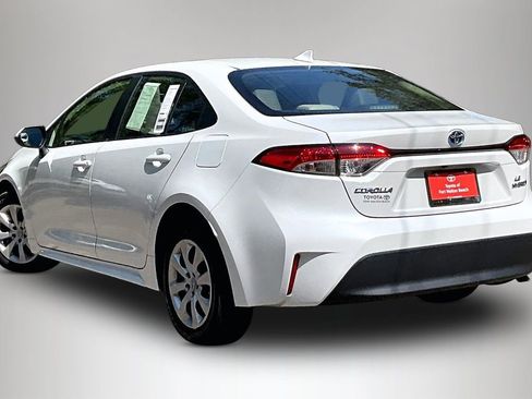 Used 2024 Toyota Corolla LE FWD image 4