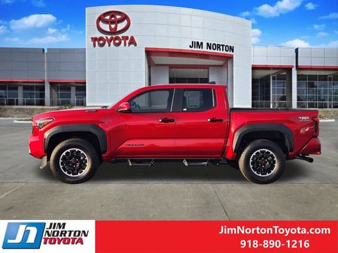 Used 2025 Toyota Tacoma TRD Off-Road image 5