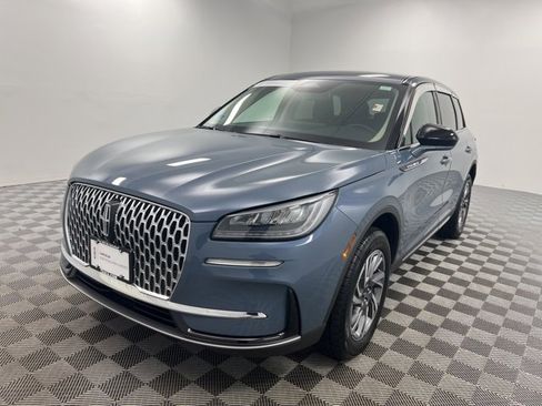 Certified 2025 Lincoln Corsair AWD image 2