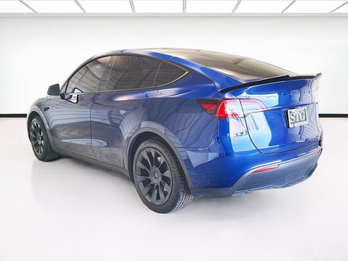 Used 2024 Tesla Model Y 2WD image 6