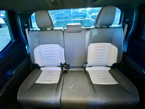 Used 2024 Toyota Tacoma TRD Off-Road image 31