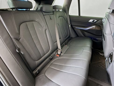 Used 2022 BMW X5 xDrive40i w/ M Sport Package image 26